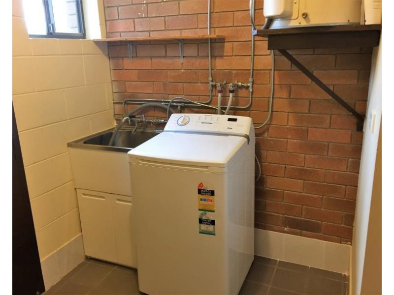 2/12 Davis Street, Allenstown QLD 4700